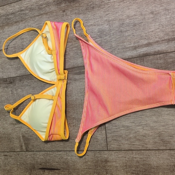 NWOT size medium Vibrant Yellow and Pink Bikini Set cupshe - Picture 6 of 8